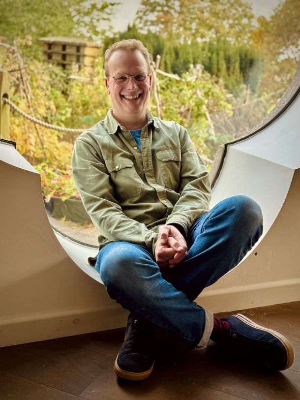 Leigh Glover Sitting in Studio 2024